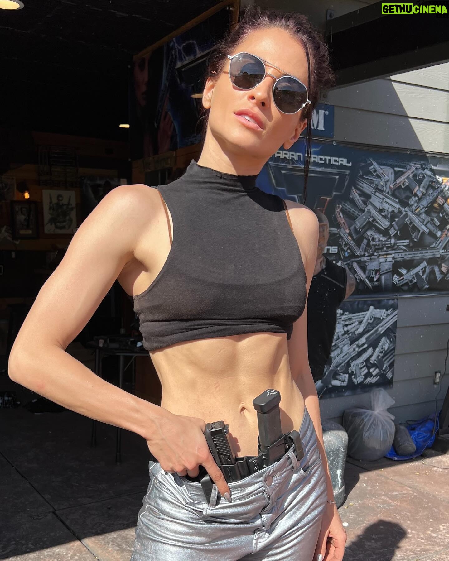 Tetiana Gaidar Instagram - 1,2,or 3?! @bravoconcealment 🫶 Do you guys prefer Inside IWB or Outside OWB? Do you guys like LINKed IWB with accessible mag pouch or not?)