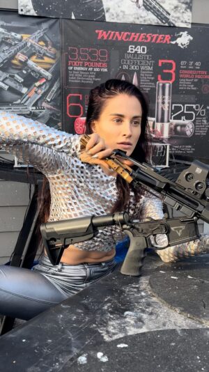 Tetiana Gaidar Instagram - @tetianagaidar full on #terminator Sarah Connor character inspired by her favorite @jamescameronofficial film. What’s your favorite ? 🎥🍿 GIF this post👇

#terminator #trueliesmovie #sarahconnor #terminator2 #avatar #titanic #aliens