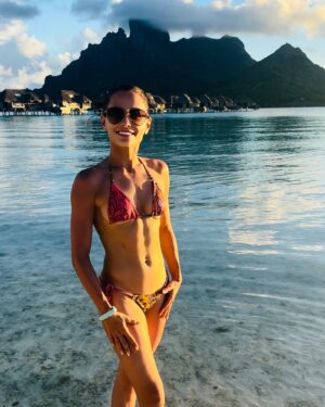 Tetiana Gaidar Instagram - Save this post & share if you like #traveling & want to go to #BoraBora. This post & the next one will be a comparison of two hotels I visited in #FrenchPolynesia @fsborabora :

1. Villas 102 or 104 offer the best view of the sunset and a private island in the middle of the ocean (or any other villa on this side with even numbers).

2. You can organize fireworks 🎆 & a private dinner on the little man-made island in the middle of the ocean🏝️. Set up a ❤️ heart made of flowers on the beach or on the private island – so romantic. Lots of honeymoon couples, newlyweds, and couples proposing or having weddings on that🏝️ island.

3. The Asian restaurant is my favorite. The Mediterranean restaurant is good too

4. There are lots of activities you can do: jet ski tours around the island, flyboarding, scuba diving 🤿, going on a tour to swim with sharks and stingrays, snorkeling in the lagoons at the resort, etc. …. The concierge is nice, but we loved St. Regis service better!

5. The water at Four Seasons is so shallow you can walk from your villa to the beach and to the private little man-made island in the middle, sometimes you can see the shark by your villa, you can swim with them too. Water super warm!