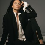 Tetiana Gaidar Instagram - 1,2,3 ? 🤓 Also, what’s your favorite show where someone is wearing a suit ? 🫣 #bazaar #harpersbazaar