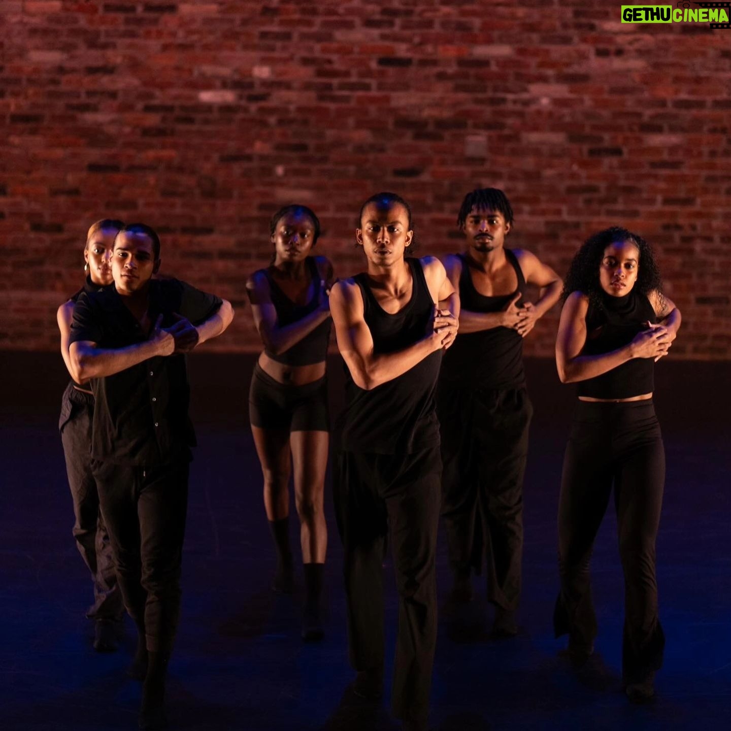 Teyonah Parris Instagram - Had an AMAAAAZING time with @movenyc... and the dancers DANCED!! Everyone left our Dare to Dream Gala INSPIRED by the next generation of diverse artists READY to take the stage!!! All proceeds from this year's gala go toward making sure their continued mentorship and artistic development happens TUITION-FREE!! #MOVEwithUs #MOVEtowardstheFuture #DaretoDream 📸 @alicechaconphotography