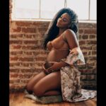 Teyonah Parris Instagram - Everyday my mind is blown by this little miracle growing inside of me! Feeling empowered, so loved, and full of wonder! Thank you, God. 🙏🏾