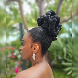 Teyonah Parris Instagram - In full bloom!! 💐 

Thank you @americanblackfilmfestival and all the amazing festival goers who made the Opening Night World Premiere screening of #TheyClonedTyrone an incredibly special one! So much love and so much fun!! 

They Cloned Tyrone drops July 21st on Netflix!
🔍👽🎰