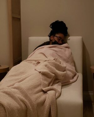 Teyonah Parris Instagram - My mommy surprised me with a Mommy/Daughter Babymoon where we focused on rest, relaxation, and reflection to mark this very special moment in my life of becoming a Mama, myself. 

So grateful for your love and guidance, Mom. Praying i will be even a fraction of the Mama you've been for me- to my child! Love you!! 🖤