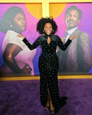 Teyonah Parris Instagram - Look what God has dooooone! 🎵

It feels surreal to be witnessing the full circle blessing of this moment for my family @daniebb3 & @coreyhawkins !! Whooooof God is so good and so are their performances!! The love and history between our Harpo & Sophia is palpable every moment they're on screen.

My first time seeing it (this was my 4th and I loved it still!) I couldn't move for  15 minutes afterwards as I sat in the theatre bawling my eyes out. A classic story beautifully reimagined by @blitzambassador and a stunning cast!! Congratulations to all involved!! Thank you for this truly truly beautiful film!