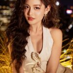 Thùy Anh Instagram - Nếu anh thích một người thú dị, Thì em đây là một thí dụ 🤭🤭🤭 #thuyanh#xita