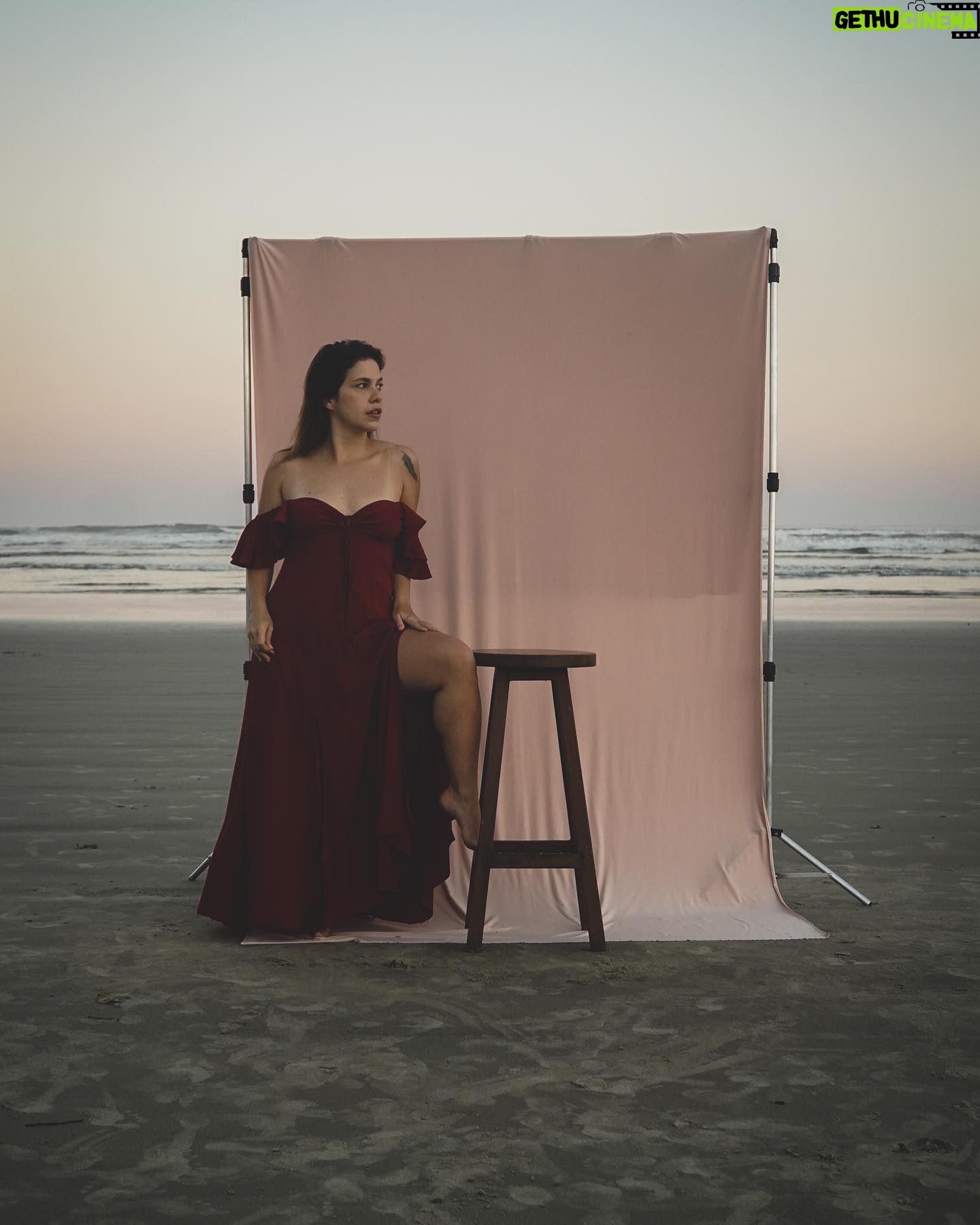 Thaís Müller - 832 Likes - o famoso,
MANDA JOBS,
de segunda
ph: @gabrielgcortes