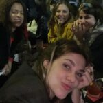 Thaís Müller Instagram – é Junho, 
parece que eu fui muito bem recebida por aqui…
que sorte a minha ser só cercada de gente incrível !!! 🫶🏼
