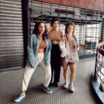 Thaís Müller Instagram - intensivão das cariocax na cidade vídeo demonstra bem como é tirar uma foto com a gente kkk aquisições novas ✨