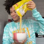 Thais Lago Instagram - Cuscuz minha paixão! Eu gosto muito com banana da terra e queijo 🥵✨ Me diga aí o que vai no seu Cuscuz hem?