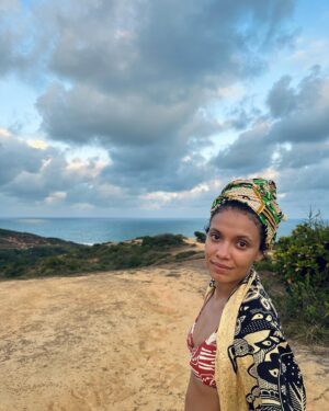 Thais Lago Instagram - Mundão🌟
.
.
.
📸 @fitti_____