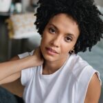 Thais Lago Instagram - Dizem por aí que 2024 chegou agora né!? Bora lá! 🫶🏾✨ . . . Foto: @carmen_campos_ @estudionacobertura @fernandaribasmanagement