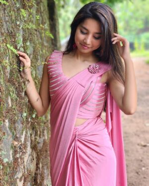 Thamanna Pramod Instagram - ഉത്രാട ദിനആശംസകൾ🌸
•
•
Pc: @pradeepek