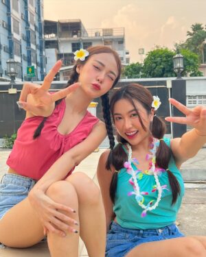 Thanaporn Rattanasasiwimon Instagram - เปิดก่อนได้ปูด !!! 🔫💦
ตื่นมาพร้อมความเขียว ช้ำไปทั้งตัว 55
เล่นน้ำหรือไปทำสงครามมาาาาา

#มายฮาเร็ม #haremminee 
#songkran #สงกรานต์