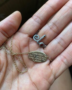 Thandiwe Newton Instagram - ‘Every Saint has a past, and every Sinner has a future’

Oscar Wilde

@anninavogel 

“I will call those who were not My people, ‘My people,’
And her who was not beloved, ‘beloved.’

Romans 9:25

Beloved ring @solangeazagury 

Mummy necklace @jenmeyerjewelry 

Heart earring @loquetlondon 

Nails @chanelofficial 905 Brun Fume

*Ubuntu* tattoo @miles_chappers ✊🏽

Art-Life-Love

Happy 2022

Thandiwe