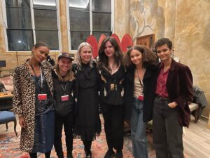 Thandiwe Newton Instagram - The most incredible Mama Daughter date in San Francisco @nicoparkerofficial @ripley.parker 

#joanbaez @breadandroses_ca @boygeniussupremacy 

It was BEYOND

Thank you to these radical artists for thriving beyond what’s possible, for themselves and for others.

Rock on Sisters!