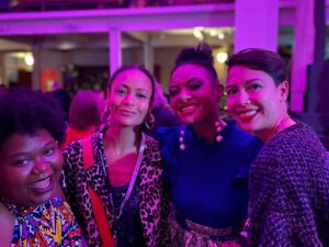 Thandiwe Newton Instagram - The most incredible Mama Daughter date in San Francisco @nicoparkerofficial @ripley.parker 

#joanbaez @breadandroses_ca @boygeniussupremacy 

It was BEYOND

Thank you to these radical artists for thriving beyond what’s possible, for themselves and for others.

Rock on Sisters!