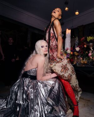 Thandiwe Newton Instagram - Sometimes… a grrrrrrrrls gotta do what a grrrrrrrrrrrls gotta do.

Ya know?

*sigh*

Happy Birthday and Wedding AND Editor of the MAMAVERSE @edward_enninful 🙏🏽

Thandiwe 🐍