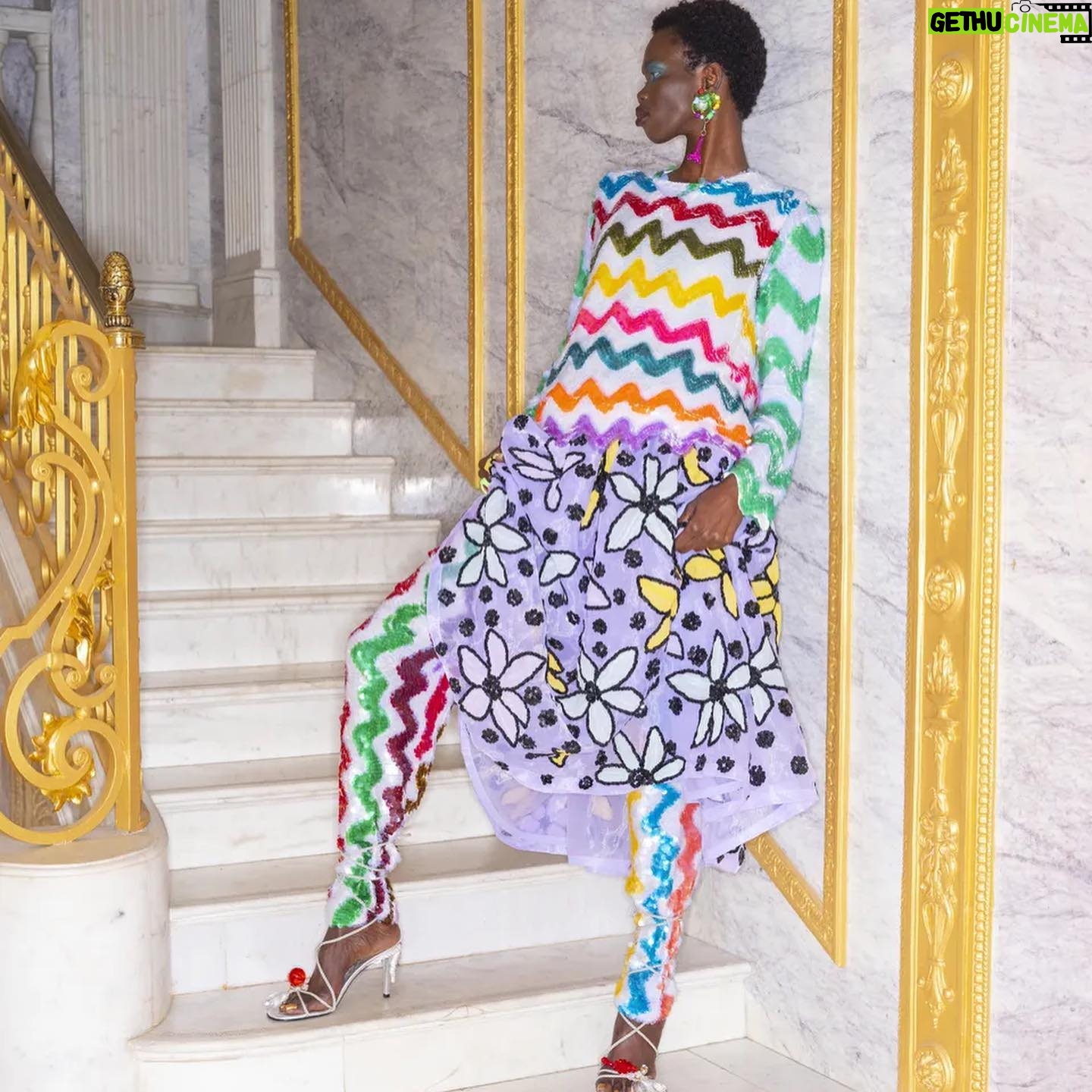 Thandiwe Newton - 4.5K Likes - I mean, hello Saturday! @ashish new collection has me creaming at the counter.
I’m sorry - HOW gorgeous are these looks? Where ARE we? Don’t you want to go there and dream the night away? Ahhhhhh.
And he’s the loveliest human. Always there for me - fashion-wise. And he gives no f**ks - his work is his art is his protest is his stream of consciousness is Ashish 🙏🏽
And we both live in Kilburn 😝 Hail up the #KilburnMassive #KilburnQueersForever
Hope you all get to daydream a little this weekend. Hang in there - “we’re all in the gutter, but some of us are looking at the stars” - I think that was Oscar Wilde …
X Thandiwe