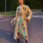 Thandiwe Newton Instagram - Art next to art 🙏🏽 Stunning pieces @kehindewiley @vogue Wearing @thebemagugu @sacaiofficial Make up by me using @chanelofficial Photo: @christianhogstedt 🤍 I used quite a lot of #Elnett hairspray to keep that bitch in place ;) Happy Friday Thandiwe (makes me so insanely happy to write my full name) x
