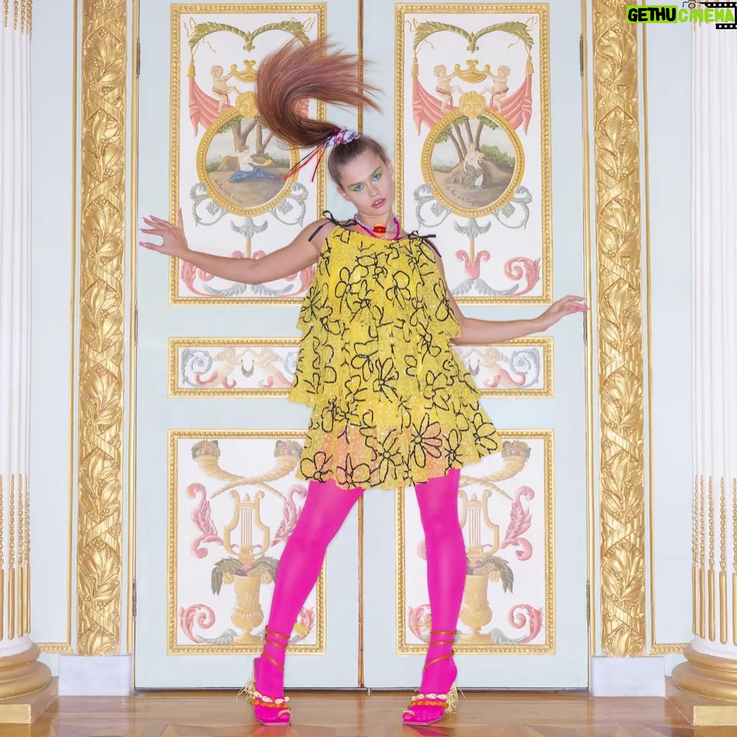 Thandiwe Newton - 4.5K Likes - I mean, hello Saturday! @ashish new collection has me creaming at the counter.
I’m sorry - HOW gorgeous are these looks? Where ARE we? Don’t you want to go there and dream the night away? Ahhhhhh.
And he’s the loveliest human. Always there for me - fashion-wise. And he gives no f**ks - his work is his art is his protest is his stream of consciousness is Ashish 🙏🏽
And we both live in Kilburn 😝 Hail up the #KilburnMassive #KilburnQueersForever
Hope you all get to daydream a little this weekend. Hang in there - “we’re all in the gutter, but some of us are looking at the stars” - I think that was Oscar Wilde …
X Thandiwe