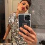 Thandiwe Newton Instagram - Back at the hotel after @gothamawards #President lost bigly, but won mostly 🙏🏽 Sent pics to @erinwalshstyle to show off my DIY hair tonight. No budget for hair and make up ‘cause #President is the ‘little documentary that could’, and no way I’m spending MY money on tricking myself up! So DIY. I’m a Drag Queen at heart, even if don’t have the d**k to prove it. Facts. @kerastase_official thanks to @loniburkow was a HUGE help. And #Elnett hairspray. And #Tancho hair tique And dreamy @chanelofficial #rougueallurelaque in ‘80 Timeless’ on my pout. @oscardelarenta divine skirt and top ( I snipped off a bit of the skirt and put it in my hair). Cool @cicada_jewelry earrings “We’re all naked. The rest is Drag” Ru Paul ♥️ X Thandiwe