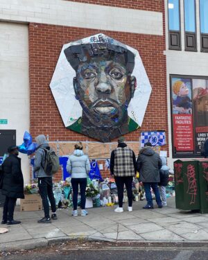 Thandiwe Newton Instagram - And gone too soon.

@jamaledwards 

I will never stop this love I have for you and shared with you. For each other and for others. 

Thank you for saying YES when everyone else said no, Jamal. My brother. 

A guiding light.

Ubuntu, brother. 

Your Mum told me to ‘keep smiling’. And I will. Cause she’s a legend, and the reason we met, 7 years ago. 

Lucky number 7.

Rest now. 

Sleep 🙏🏽

Thandiwe see