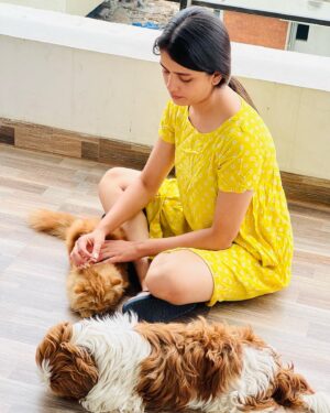 Thanuja Puttaswamy Instagram - Good mood is sponsored by my girls 😽😽 stay 🐾 paw-sitive ❤️ .
.
.
.
.
.
.
.
.
.
#petlovers 
#petfriendly
