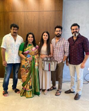 Thanuja Puttaswamy Instagram - Love never ends #mudhamandharam🌺 
@pawon.27 
@harithajackie 
@sureshc_actor 
@praja.prabhakar 
@madhubala.vijaykumar