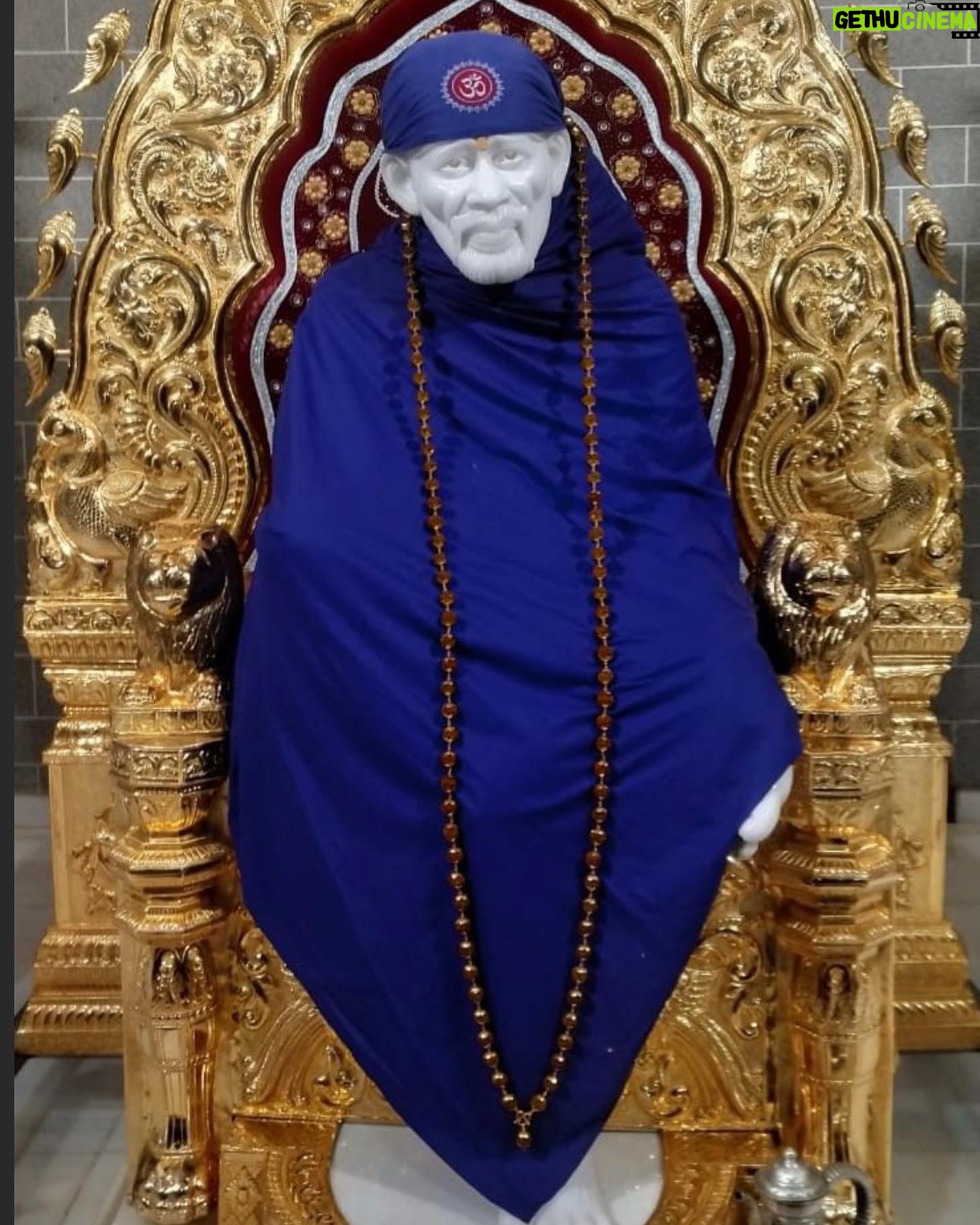 Thanuja Puttaswamy Instagram - Om Sairam 🌺 #gurupurnima . . . . . . . . . . . #om #omsairam #sai
