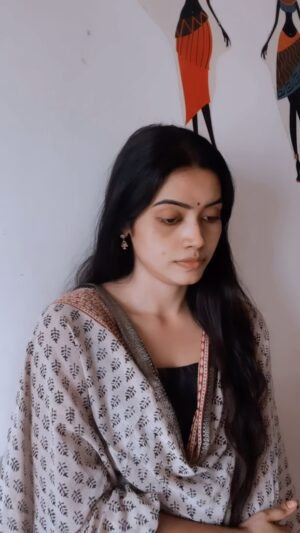 Tharshika Instagram - Konja nalavatha 🤍

Dupatta @instorefashions 

#favouritedialogue #reels #maniratnam #rojamovie #tamildialogue #tamilponnu