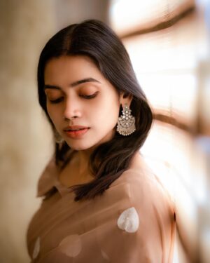 Tharshika Instagram - 🤍

Shot by @ourtales_barath 

#tharsika #photoshoot #tamilponnu #photooftheday #southindianmodel #tamilcinema
