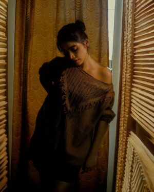 Tharshika Instagram - Life 🤍

Shot by @irst_photography

#casualoutfit #nomakeup #potraits #asetheticvibes #photooftheday #tharsika #tamilcinema #tamilactress