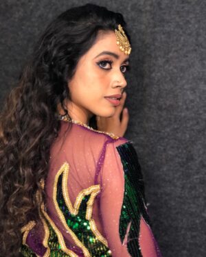 Tharshika Instagram - Watch my performance today on “jodi are you ready “ @vijaytelevision 

Mua @livestyle_makeupstudio 

#jodiareyouready #vijaytelivision #dance #keepsupporting