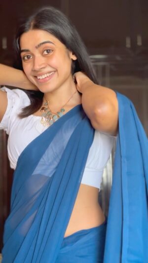 Tharshika Instagram - பேசாமல் தூரம் போகாதே நீ…💙

#stylingreels #stylingtips #fashion #fashionnova #trending #tamilponnu #tharsika #tamilcinema