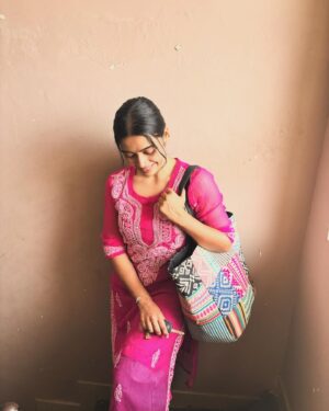 Tharshika Instagram - 🤍
#swipeformorepictures 

Pc - amma 

Kurti @instorefashions 

#causalwear #kurti #instagram #tharsika