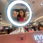 Thati Lopes Instagram - Foi só um passeio de shopping cuidando da sobrinha numa noite de sexta. 🧡