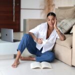 Thauny Raquel Instagram - Jeans e Branco é meu mood favorito para o dia a dia. E a @damyller nunca fica de fora quando o assunto é jeans, conforto e elegância. #meujeansdamyller #lookdodia #out