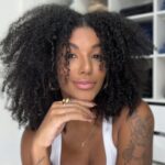 Thauny Raquel Instagram - A diferença tá suureaaaaaaal 😱 Cometem para parte 2 #cabelo #cabelocacheado #megahair #lace #pretacacheada #cachos