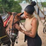 Thauny Raquel Instagram - Liberdade, autoconfiança e força 🤎🐎