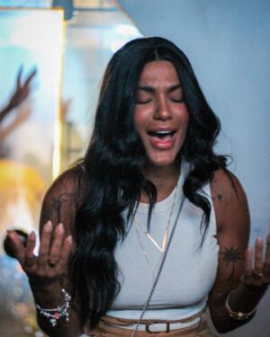 Thauny Raquel Instagram - Os sacrifícios que agradam a Deus
são um espírito quebrantado;
um coração quebrantado e contrito,
ó Deus, não desprezarás. Salmos 51:17 ❤️‍🔥