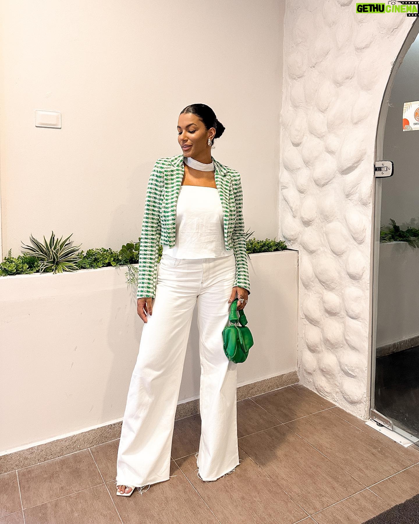 Thauny Raquel Instagram - Comente com emoji verde se você amou esse #look Look by @thaisrufis stylist 💚