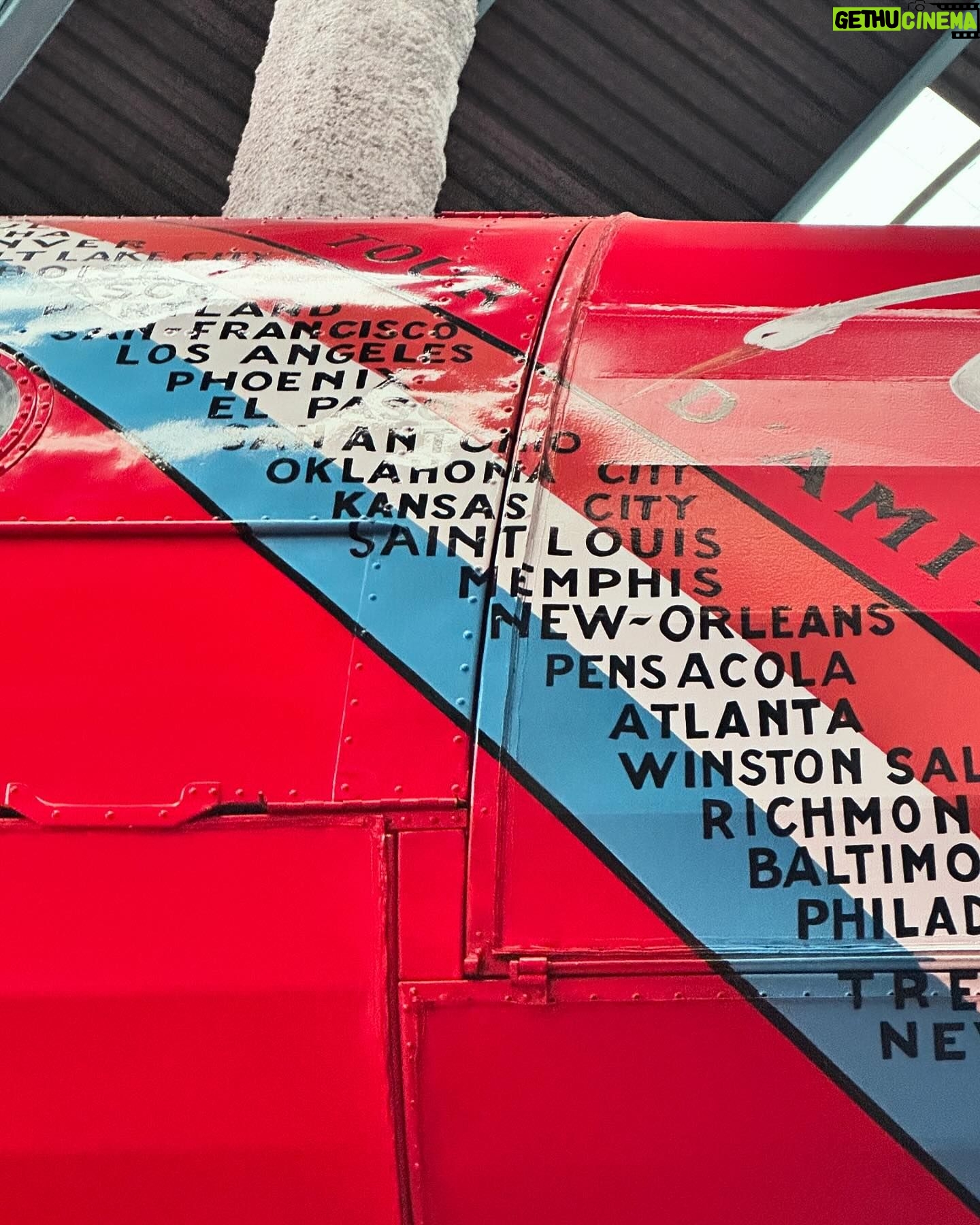 The Blessed Madonna Instagram - N*zi punks f*ck off, space, joy, l’aviation: Merci @cerclemusic for the time of my life. Immense gratitude for the dancers, the staff and at last our tour guide who gave us the trip of a life through the museum. Detroit, you’re next. Look sharp, @movementdetroit