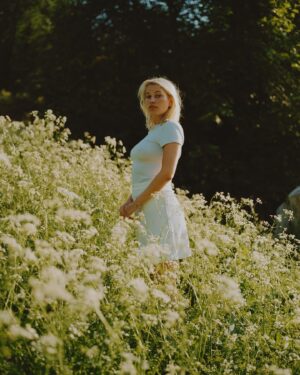 Thea Sofie Loch Næss Instagram - hay hay hay fever with @hakonjorgensen 🪷