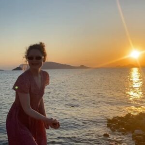 Thea Sofie Loch Næss Instagram - my grandma, my friends, hydra, a taxi in beirut, more friends, food, greek cats and my very pink face are some things i appreciated last year