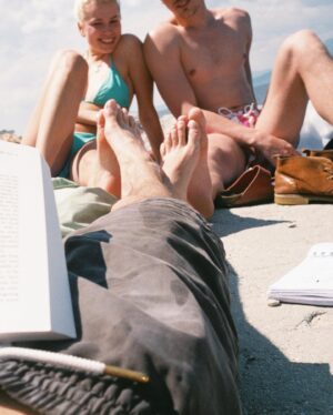 Thea Sofie Loch Næss Instagram - friends and sunshine and islands and cities and live and laugh and love etc!! <3