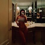 Theresa Marie Mingus Instagram - dépôt à domicile