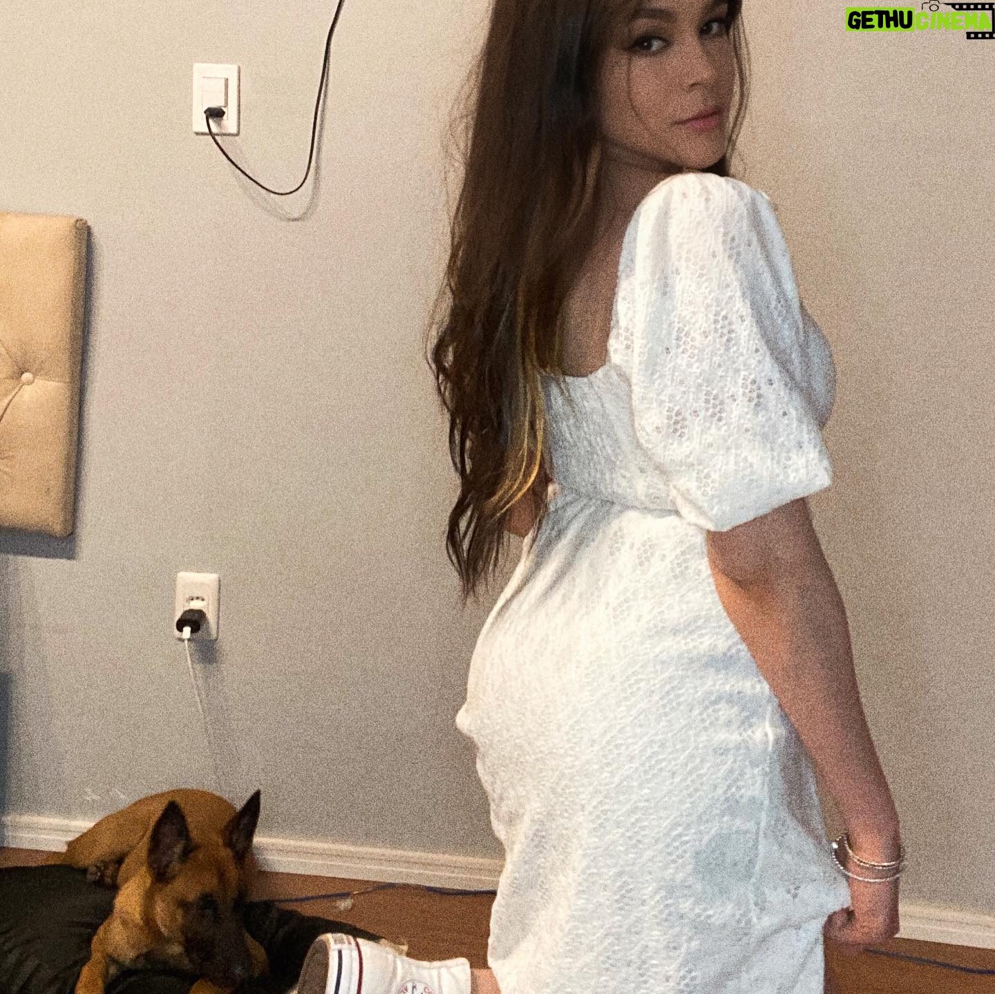 Thiessa Woinbackk Instagram - Feliz ano novo meus amores 馃ス馃挄 que 2024 seja um ano incr铆vel pra todos n贸s e que conquistemos nossos sonhos. 馃ス馃挄