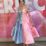 Thiessa Woinbackk Instagram - Quando recebi o convite para vir ao Festival Everybody’s Perfect, o maior festival LGBTQIA da Suíça, em Genebra, passou um filme na minha cabeça, eu uma menina do interior de Goiás sonhando que um dia eu conseguiria ser uma atriz, podendo viver fazendo o que eu amo, comparecendo nesse evento maravilhoso que promove a diversidade, e poderia até ser apenas assim, mas o fato de ser uma mulher trans tornou tudo mais difícil, quando falamos em cinema e sonhos, logo imaginamos a Disney, que em seus 98 anos nunca teve uma representatividade trans. Os primeiros registros de pessoas trans na história da humanidade chegam a cerca de 4.500 anos atrás, e até hoje a maior empresa cinematográfica do mundo nunca se preocupou em promover essa diversidade, portanto, estou eu aqui com meu LOOK de Princesinha TRANS!!!! Pra dizer para vocês pessoas trans, acreditem em seus sonhos, ocupem seus espaços, a luta não é fácil, eu tive muitos privilégios e acessos que amenizaram meu processo de uma certa forma, mas que eu tenho consciência que não é assim para todes, e eu espero que de alguma forma eu possa inspirar outras pessoas que assim como eu, cresceram sem muitas referências, hoje o cenário muda pouco, bem pouco, mas é um progresso... então não ocultem o que vocês são, seus talentos, e sonhem, sonhem lutando e acreditando em vocês. obrigada @leonmarttins por topar entrar nessa cmg e construir esse vestido LINDO! te amo ❤️