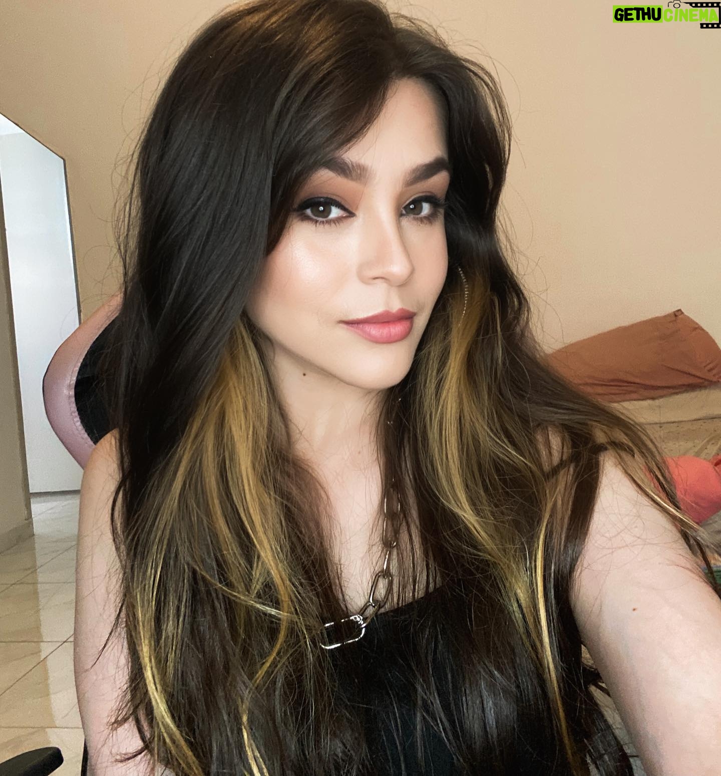 Thiessa Woinbackk Instagram - tô me sentindo tão lindinha 🥹💕 minha auto estima andava péssima, mas aí decidi me arrumar e aaaaa 🥹